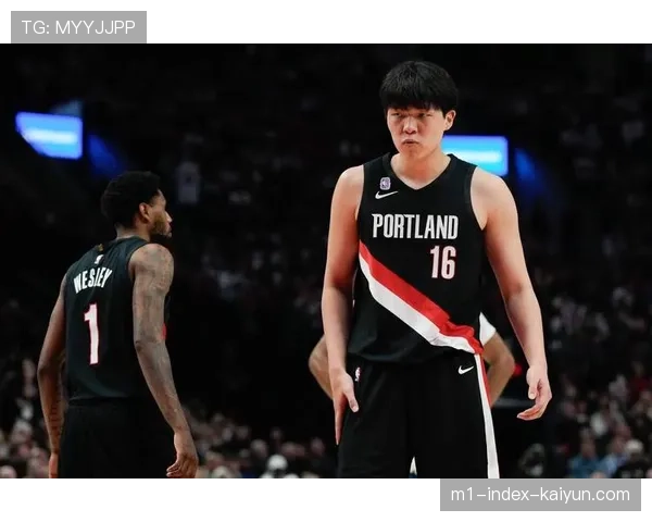 中国球员杨瀚森末节登场 完成NBA季后赛历史首秀